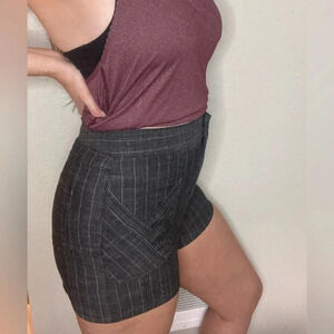 NWT Alice + Olivia Pinstripe Shorts Size 8